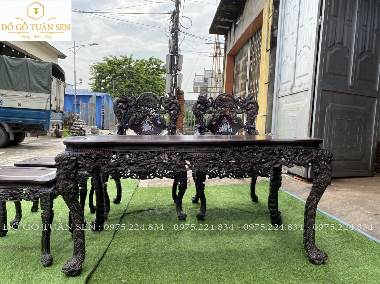 Đồ gỗ Tuân Sen luôn tận tâm trên từng sản phẩm 