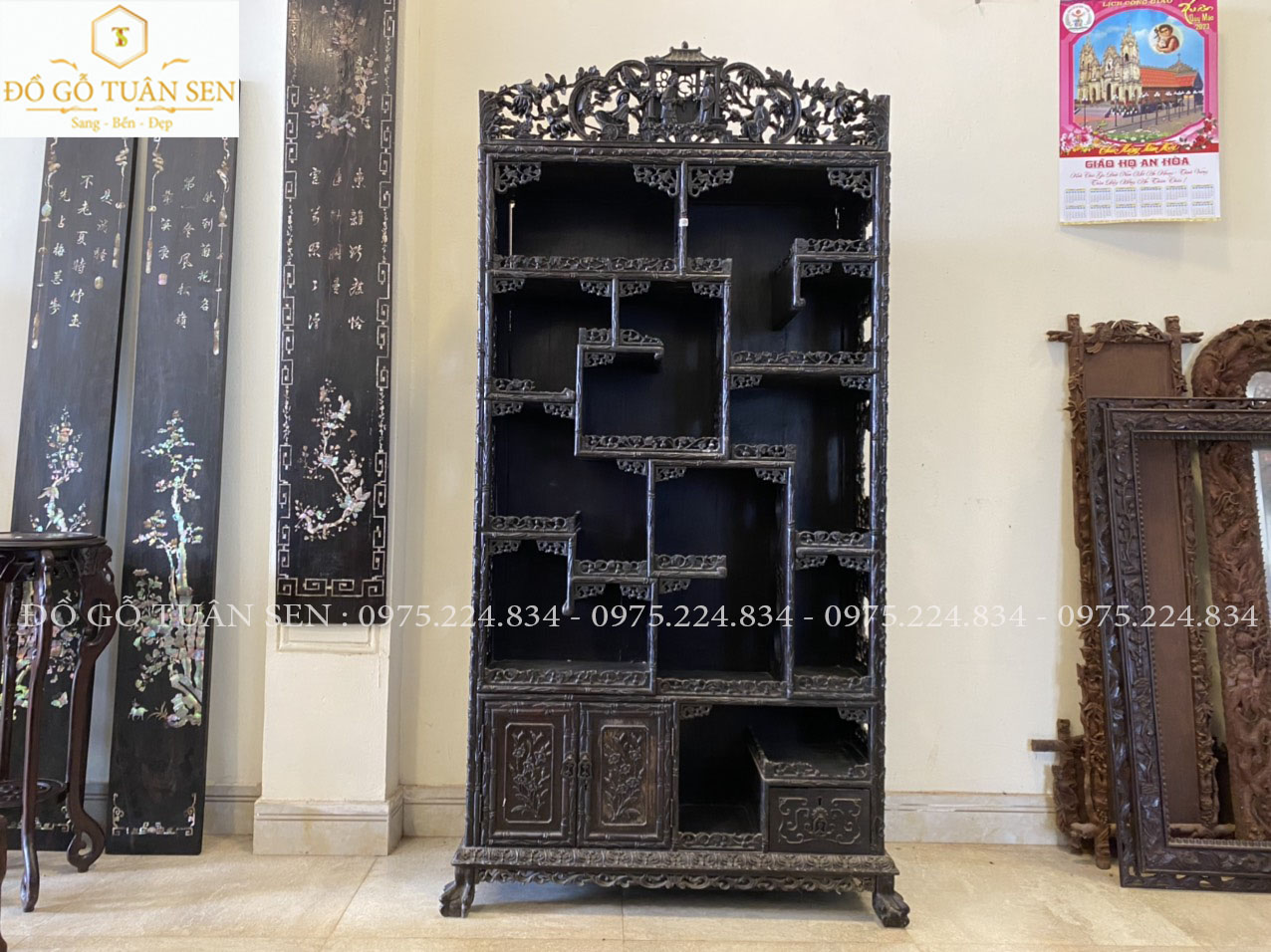 TỦ CỔ XƯA GỖ TRẮC 