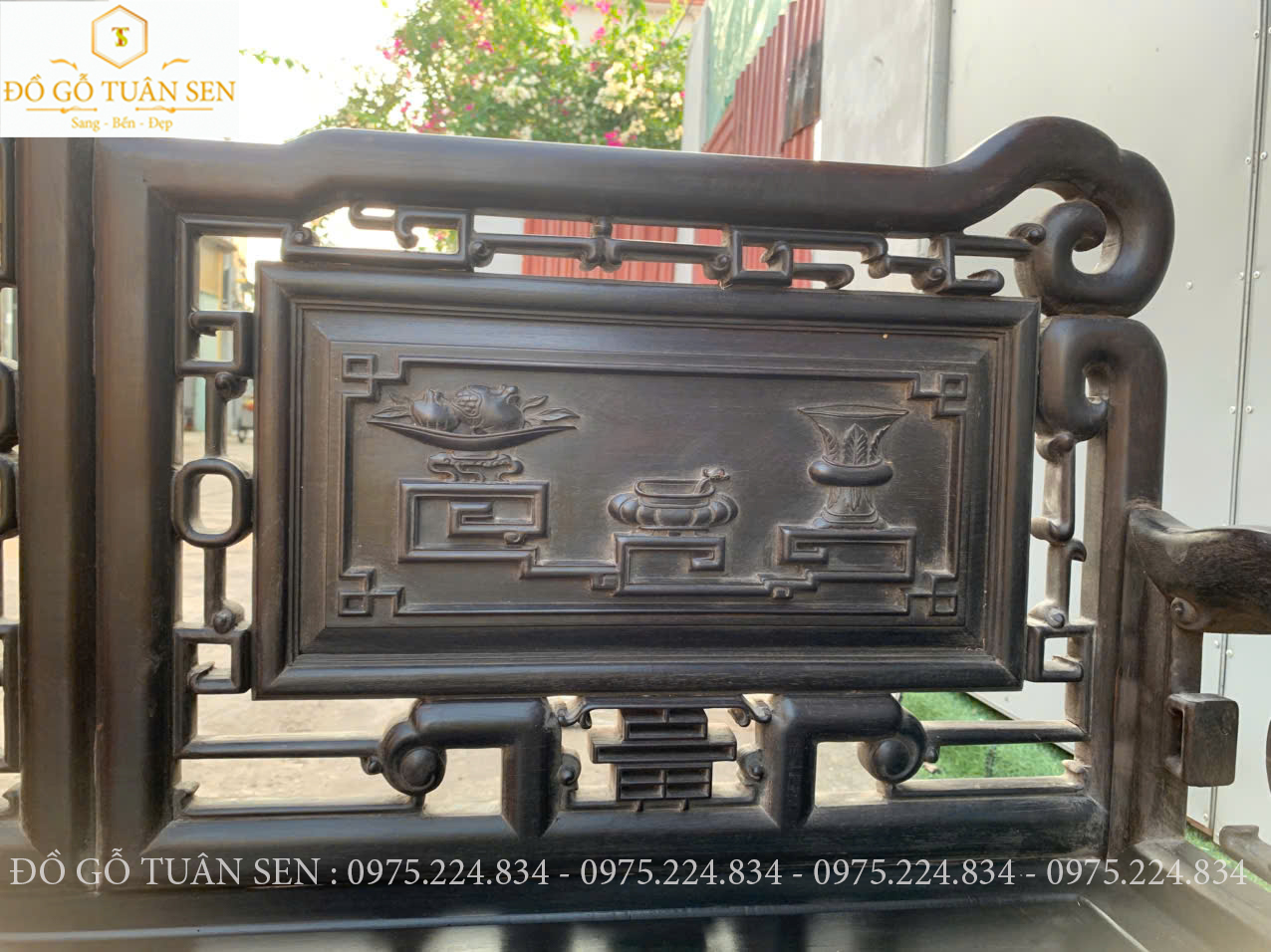 Hình ảnh Bộ trường kỷ  tam sơn đục chạm 2 mặt sắc nét gỗ gụ 