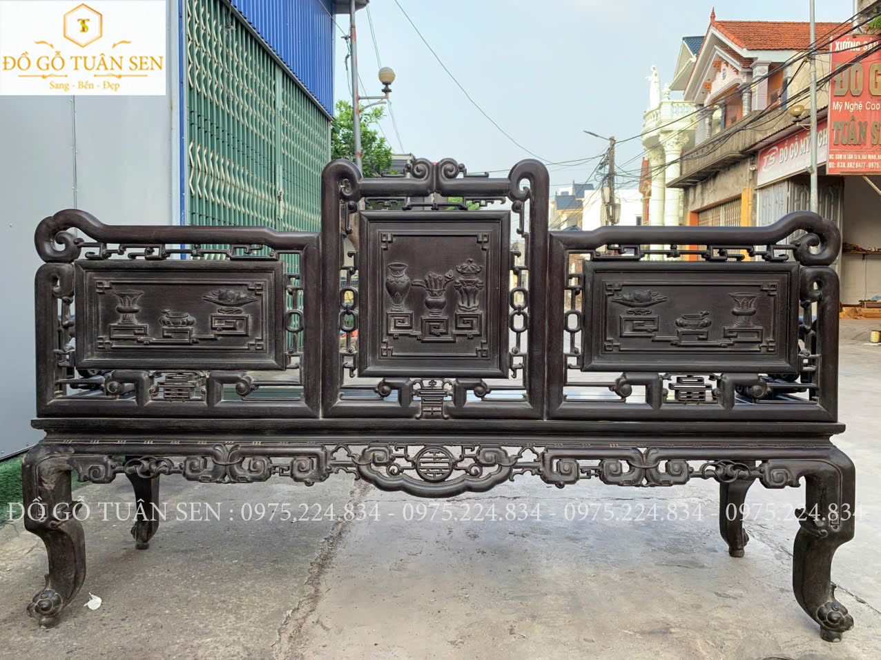 Hình ảnh Bộ trường kỷ  tam sơn đục chạm 2 mặt sắc nét gỗ gụ 