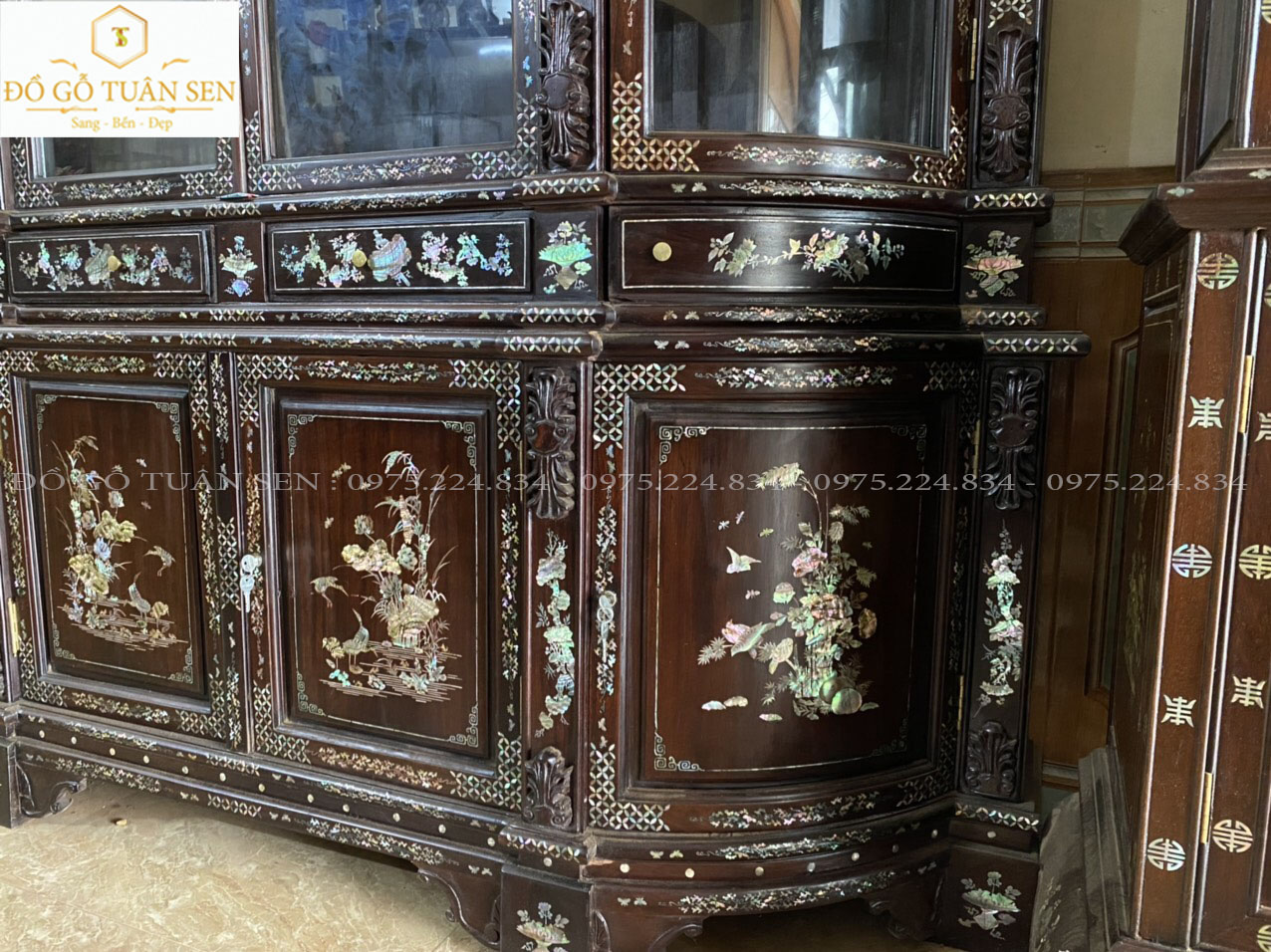 hình ảnh chi tiết về tủ bày đồ